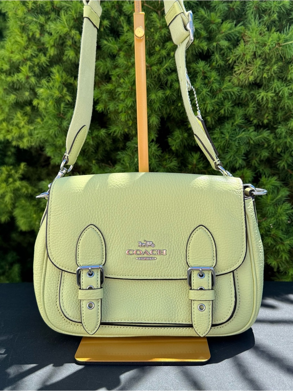 Striking Coach Lucy Crossbody Bag in Pebble Leather Lime Green